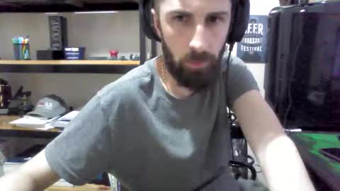 Snapshot of juniorextr_18_ chatting on November 1, 2:35 am juniorextr_18_ online show from November 1, 2:35 am