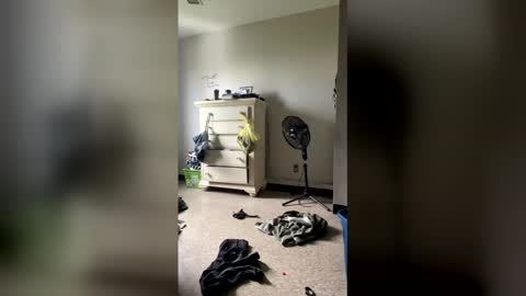 Snapshot of junosphboi chatting on April 3, 3:32 pm junosphboi online show from April 3, 3:32 pm