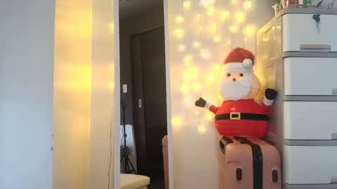 junovaughn online show from December 22, 1:24 am