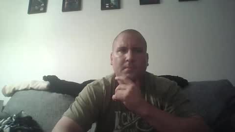 Snapshot of just1more5 chatting on May 11, 3:23 am just1more5 online show from May 11, 3:23 am