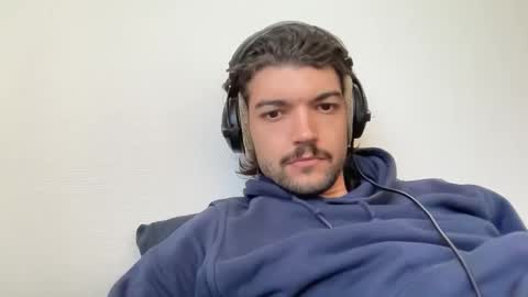 just_a_guy_with_a_big_cock online show from March 29, 8:25 am