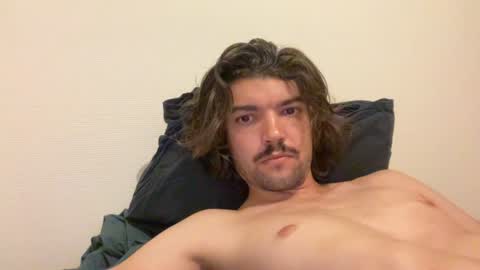 Snapshot of just_a_guy_with_a_big_cock chatting on June 22, 7:16 am just_a_guy_with_a_big_cock online show from June 22, 7:16 am