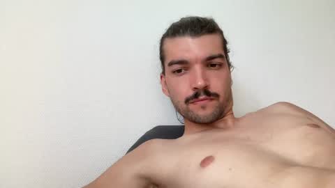 Snapshot of just_a_guy_with_a_big_cock chatting on July 18, 3:49 pm just_a_guy_with_a_big_cock online show from July 18, 3:49 pm