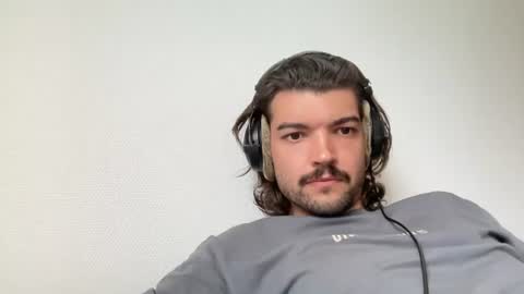 Snapshot of just_a_guy_with_a_big_cock chatting on July 27, 8:32 am just_a_guy_with_a_big_cock online show from July 27, 8:32 am