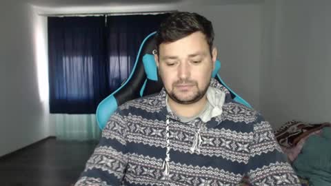 Snapshot of just_a_nice_guy_27 chatting on December 10, 11:22 am Alex online show from December 10, 11:22 am