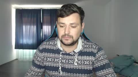 Snapshot of just_a_nice_guy_27 chatting on December 14, 11:29 am Alex online show from December 14, 11:29 am