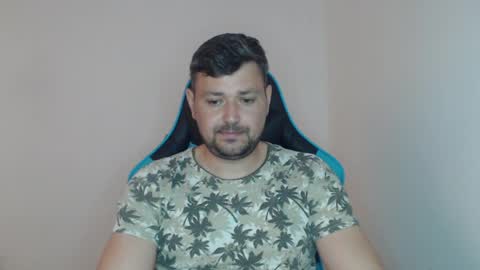 Snapshot of just_a_nice_guy_27 chatting on April 6, 11:33 am Alex online show from April 6, 11:33 am