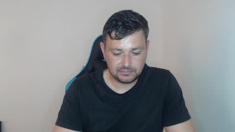 Snapshot of just_a_nice_guy_27 chatting on April 14, 11:27 am Alex online show from April 14, 11:27 am