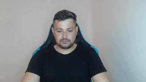 Snapshot of just_a_nice_guy_27 chatting on April 25, 11:24 am Alex online show from April 25, 11:24 am