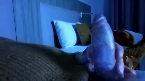 Snapshot of just_curious_me chatting on March 29, 10:21 pm just_curious_me online show from March 29, 10:21 pm