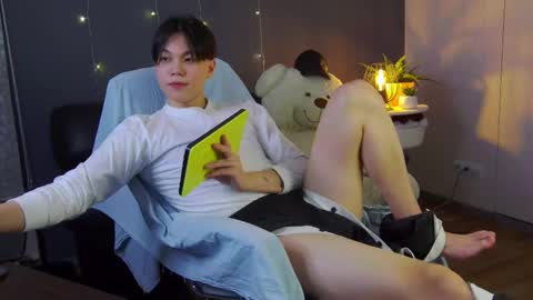 Snapshot of just_gay_ chatting on February 14, 9:21 pm just_gay_ online show from February 14, 9:21 pm