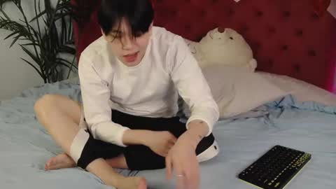 Snapshot of just_gay_ chatting on February 15, 2:00 pm just_gay_ online show from February 15, 2:00 pm