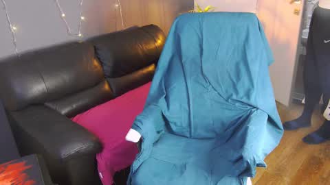 Snapshot of just_gay_ chatting on February 17, 2:04 pm just_gay_ online show from February 17, 2:04 pm