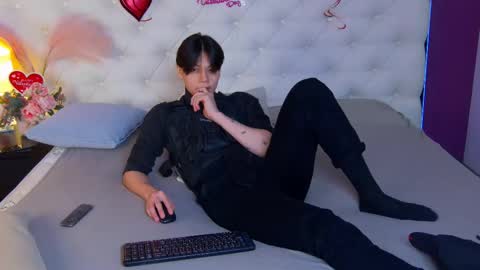 Snapshot of just_gay_ chatting on February 18, 1:44 pm just_gay_ online show from February 18, 1:44 pm