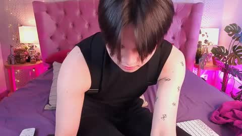 Snapshot of just_gay_ chatting on March 8, 4:28 pm just_gay_ online show from March 8, 4:28 pm