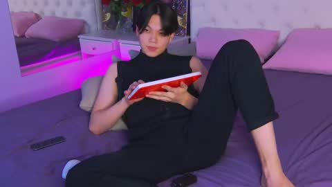 Snapshot of just_gay_ chatting on March 8, 10:34 pm just_gay_ online show from March 8, 10:34 pm