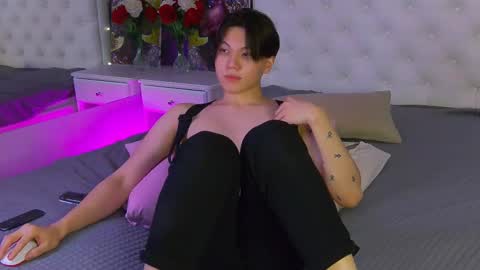 Snapshot of just_gay_ chatting on March 9, 10:41 pm just_gay_ online show from March 9, 10:41 pm