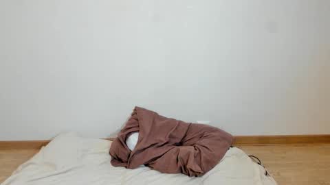 Jeni online show from September 27, 2:33 pm