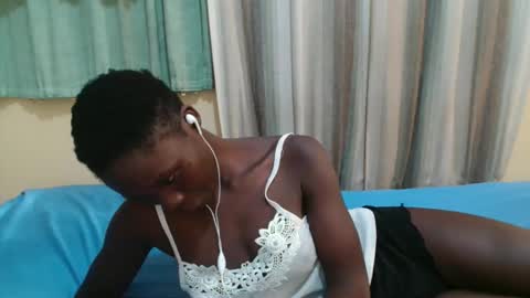 Lyra online show from October 12, 1:32 pm