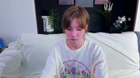just_sayori online show from September 14, 3:00 pm