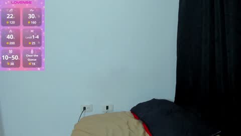 Snapshot of just_soffy chatting on December 10, 11:51 pm Soffy online show from December 10, 11:51 pm