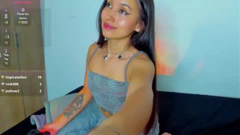 Snapshot of just_soffy chatting on February 9, 4:36 am Soffy online show from February 9, 4:36 am