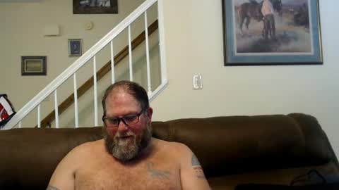 Snapshot of justaguyandnaked chatting on August 8, 6:32 pm justaguyandnaked online show from August 8, 6:32 pm