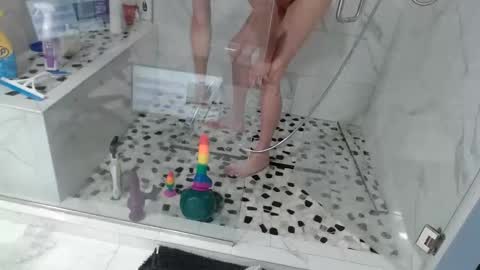 Snapshot of justaskforbiga chatting on October 27, 2:48 am Tohiptwoquit online show from October 27, 2:48 am