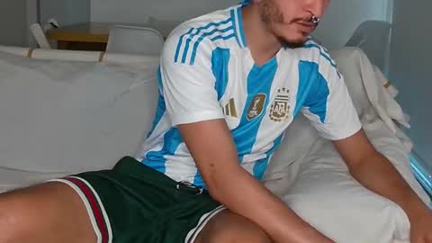 JustAtall Guy online show from December 16, 8:14 pm