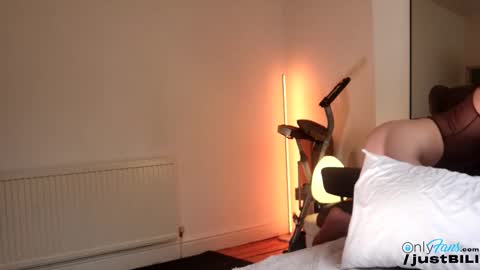 Snapshot of justbecauseiloveit chatting on October 8, 8:34 am Billie B William online show from October 8, 8:34 am