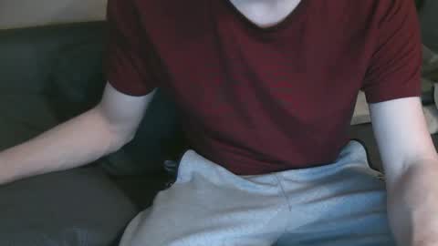 Snapshot of justboriing chatting on March 9, 3:27 pm justboriing online show from March 9, 3:27 pm