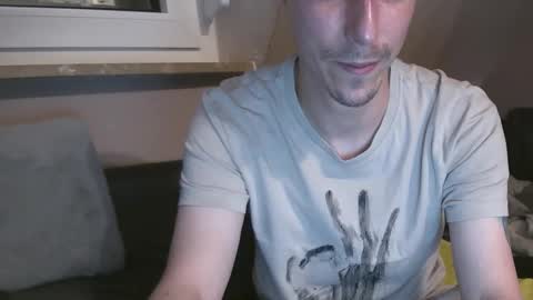 Snapshot of justboriing chatting on October 6, 5:32 pm justboriing online show from October 6, 5:32 pm