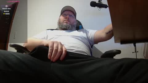 Snapshot of justflo chatting on February 6, 5:40 pm Just Flo --- online show from February 6, 5:40 pm