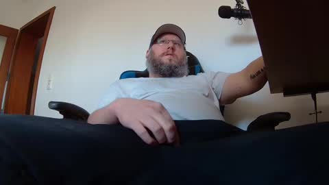 Snapshot of justflo chatting on March 3, 12:48 pm Just Flo --- online show from March 3, 12:48 pm