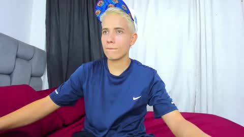 Snapshot of justin_biker chatting on October 28, 4:27 am justin_biker online show from October 28, 4:27 am