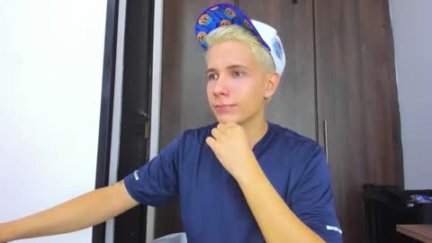 Snapshot of justin_biker chatting on November 2, 10:28 am justin_biker online show from November 2, 10:28 am