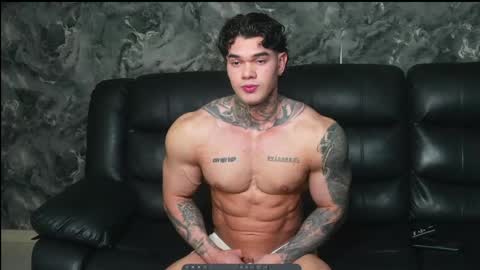 Snapshot of justin_clark1 chatting on May 5, 3:25 am justin clark1 online show from May 5, 3:25 am