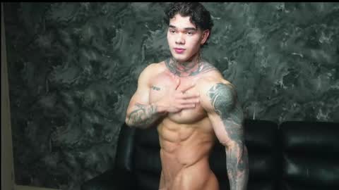Snapshot of justin_clark1 chatting on May 13, 4:32 am justin clark1 online show from May 13, 4:32 am