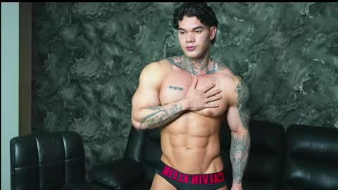 Snapshot of justin_clark1 chatting on May 27, 4:53 am justin clark1 online show from May 27, 4:53 am