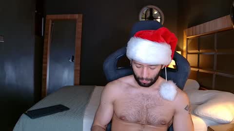 Snapshot of justin_hton chatting on December 16, 1:54 pm Justin online show from December 16, 1:54 pm