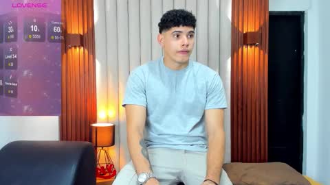 Justin online show from December 19, 7:32 pm