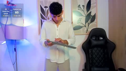 justin_payn14 online show from April 30, 3:02 am