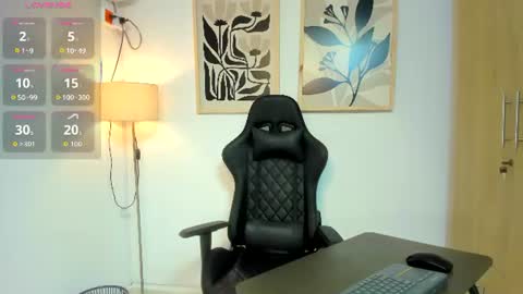 Snapshot of justin_payn14 chatting on July 13, 1:03 pm justin_payn14 online show from July 13, 1:03 pm
