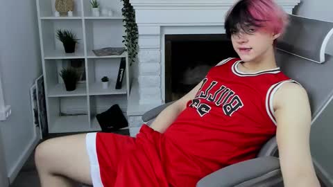 Snapshot of justin_twinkboy chatting on September 21, 8:21 pm JUSTIN online show from September 21, 8:21 pm