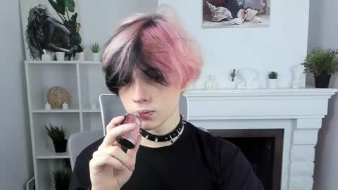 Snapshot of justin_twinkboy chatting on October 12, 12:26 pm JUSTIN online show from October 12, 12:26 pm