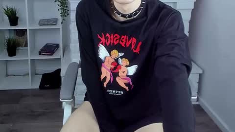 Snapshot of justin_twinkboy chatting on October 15, 1:11 pm JUSTIN online show from October 15, 1:11 pm