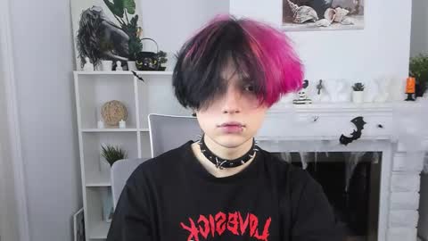 Snapshot of justin_twinkboy chatting on October 23, 12:37 pm JUSTIN online show from October 23, 12:37 pm