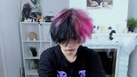 Snapshot of justin_twinkboy chatting on October 29, 12:40 pm JUSTIN online show from October 29, 12:40 pm