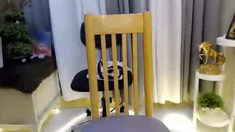 justin_urcuttieguy online show from March 9, 3:05 pm