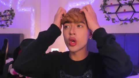 Snapshot of justinbe_ chatting on October 11, 11:42 am Justin online show from October 11, 11:42 am